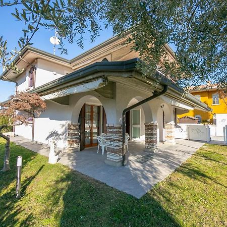 Villa Fiorita Apartments - Happy Rentals Sirmione Eksteriør bilde