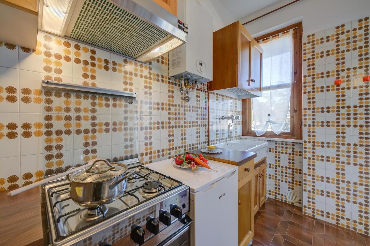 Villa Fiorita Apartments - Happy Rentals Sirmione Eksteriør bilde