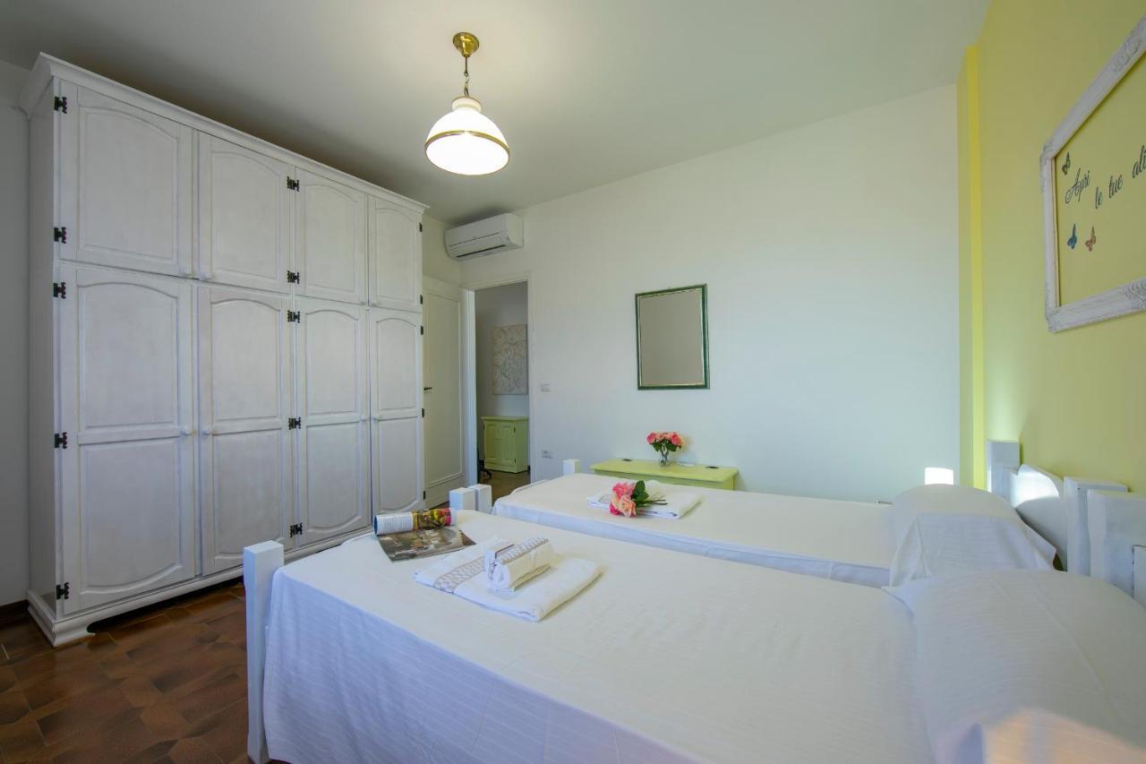 Villa Fiorita Apartments - Happy Rentals Sirmione Eksteriør bilde