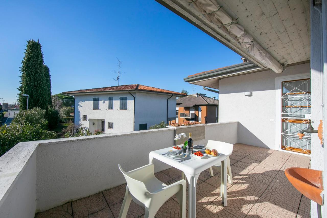 Villa Fiorita Apartments - Happy Rentals Sirmione Eksteriør bilde