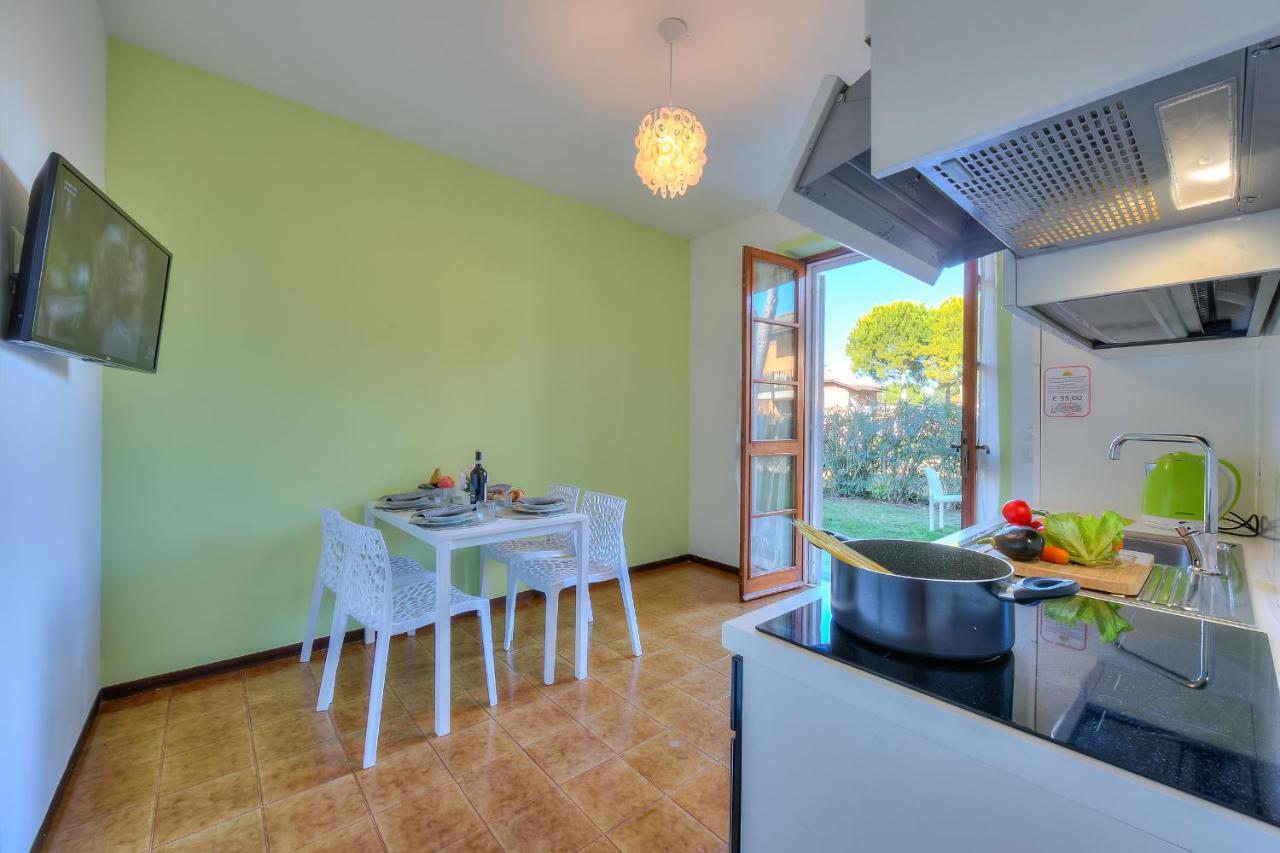 Villa Fiorita Apartments - Happy Rentals Sirmione Eksteriør bilde