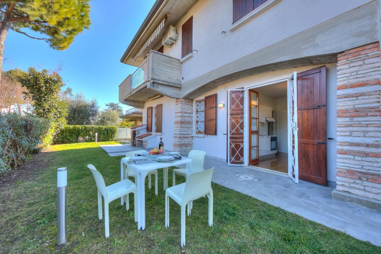 Villa Fiorita Apartments - Happy Rentals Sirmione Eksteriør bilde