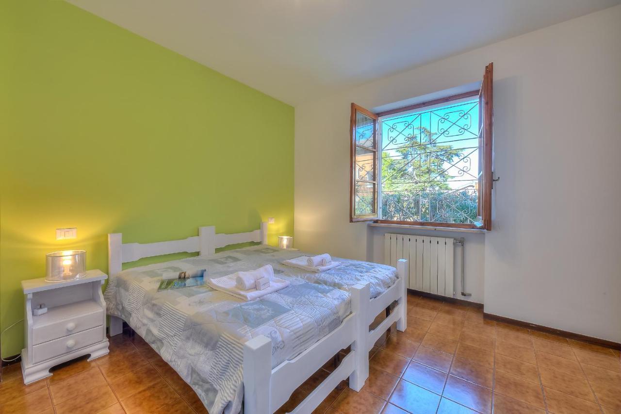 Villa Fiorita Apartments - Happy Rentals Sirmione Eksteriør bilde