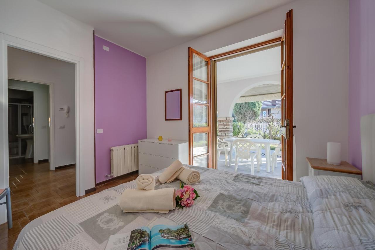 Villa Fiorita Apartments - Happy Rentals Sirmione Eksteriør bilde