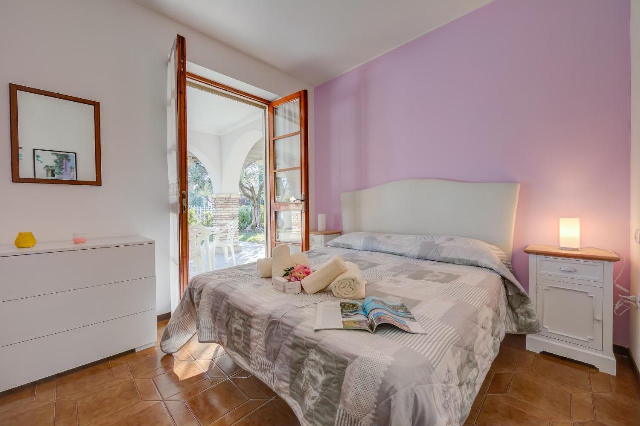 Villa Fiorita Apartments - Happy Rentals Sirmione Eksteriør bilde